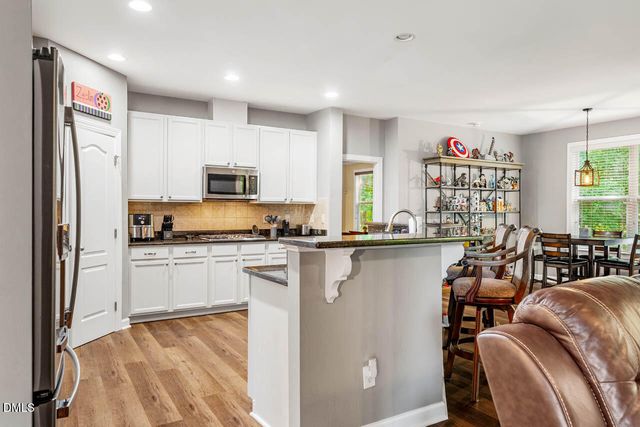 142 W Hatterleigh Avenue, Hillsborough, NC 27278
