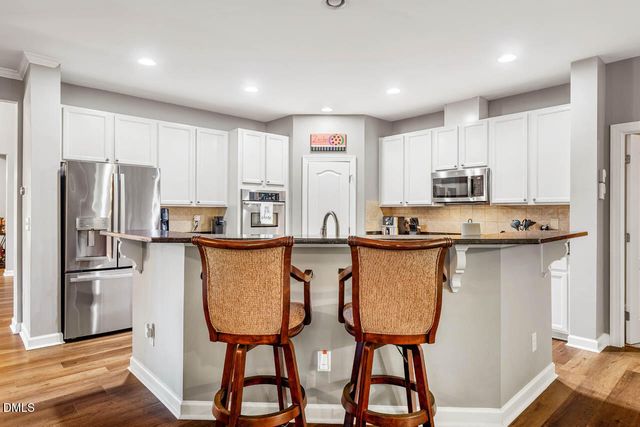 142 W Hatterleigh Avenue, Hillsborough, NC 27278
