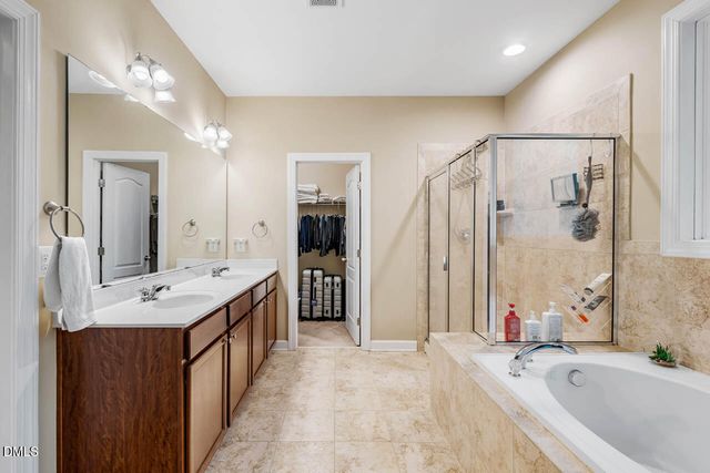 142 W Hatterleigh Avenue, Hillsborough, NC 27278