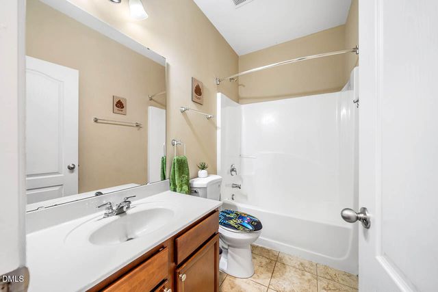 142 W Hatterleigh Avenue, Hillsborough, NC 27278