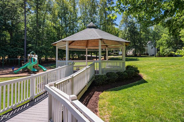 142 W Hatterleigh Avenue, Hillsborough, NC 27278