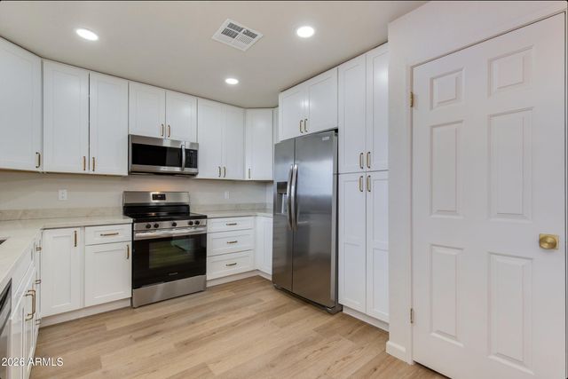 12222 N PARADISE VILLAGE Parkway S 440, Phoenix, AZ 85032