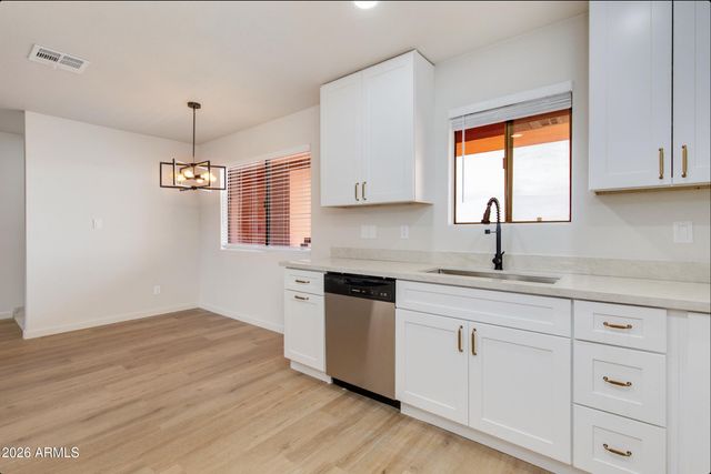 12222 N PARADISE VILLAGE Parkway S 440, Phoenix, AZ 85032