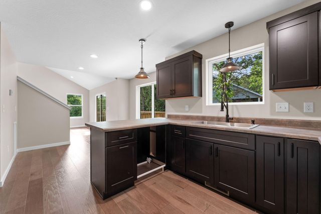 202 Eric Drive, Kirbyville, MO 65679
