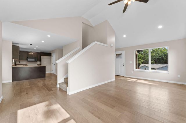 202 Eric Drive, Kirbyville, MO 65679