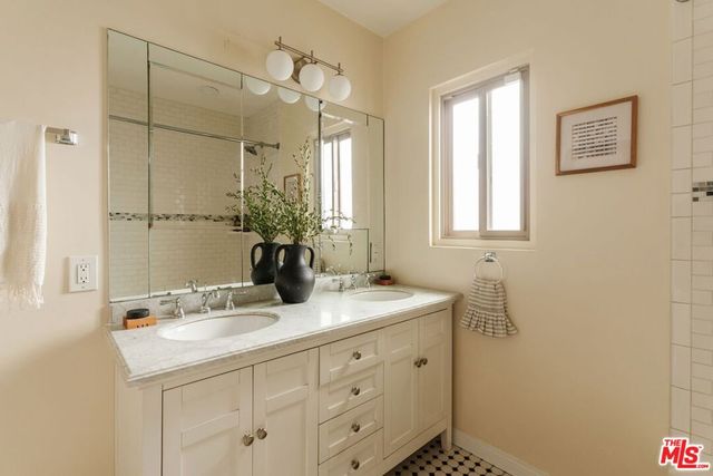 6326 W 85th Place, Los Angeles, CA 90045