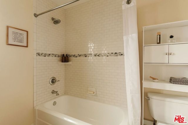 6326 W 85th Place, Los Angeles, CA 90045