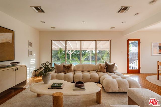 6326 W 85th Place, Los Angeles, CA 90045