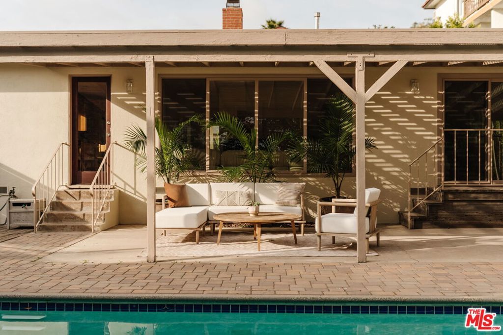 Image 26 of property listing at 6326 W 85th Place, Los Angeles, CA 90045