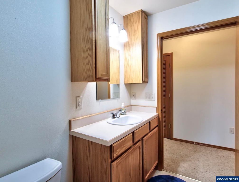 Image 17 of property listing at 243 SE Harney St, Sheridan, OR 97378