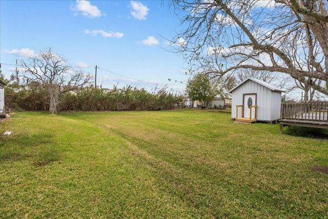 2331 Rue De Lafitte Drive, Dickinson, TX 77539