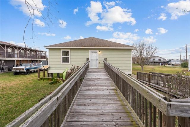 2331 Rue De Lafitte Drive, Dickinson, TX 77539