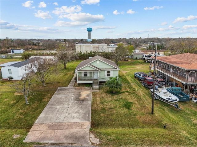 2331 Rue De Lafitte Drive, Dickinson, TX 77539