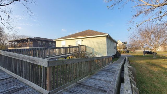 2331 Rue De Lafitte Drive, Dickinson, TX 77539