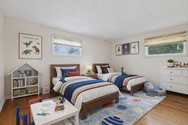 5440 S Edgewood Avenue, La Grange Highlands, IL 60525