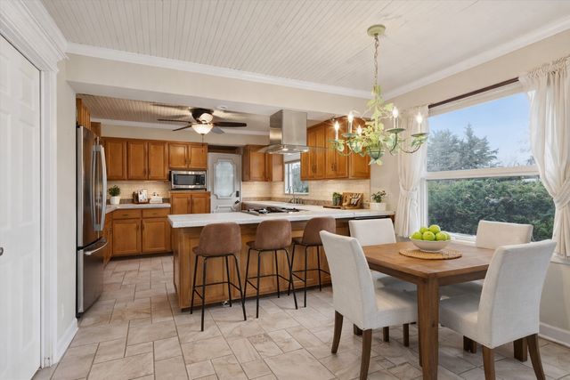 5440 S Edgewood Avenue, La Grange Highlands, IL 60525