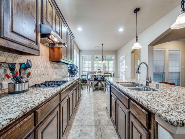 2516 Wales Way, Lewisville, TX 75056