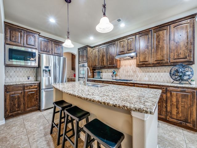 2516 Wales Way, Lewisville, TX 75056