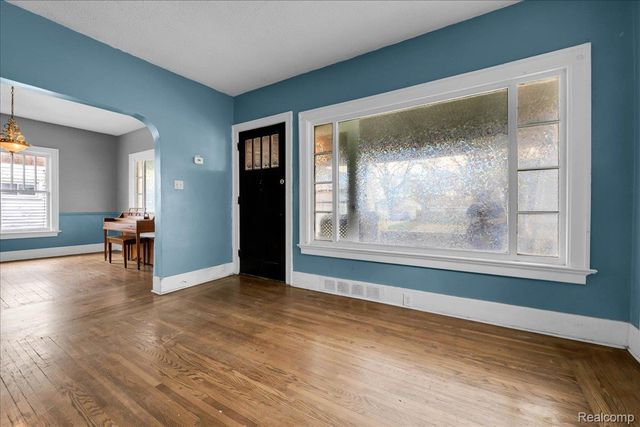 717 N Madison Street, Lapeer, MI 48446