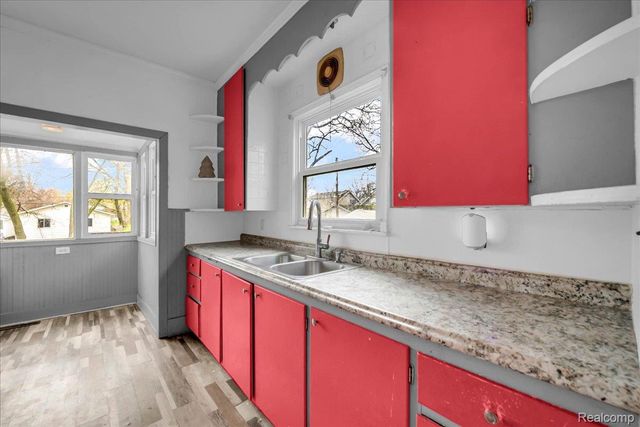 717 N Madison Street, Lapeer, MI 48446