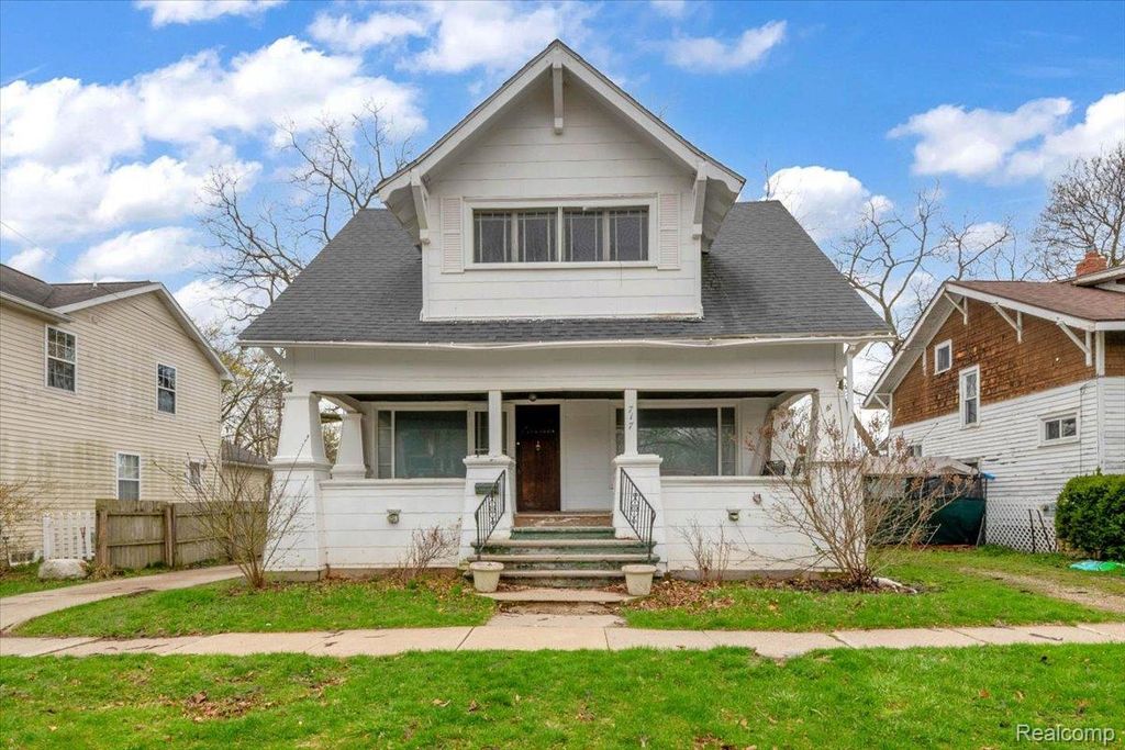 717 N Madison Street, Lapeer, MI 48446