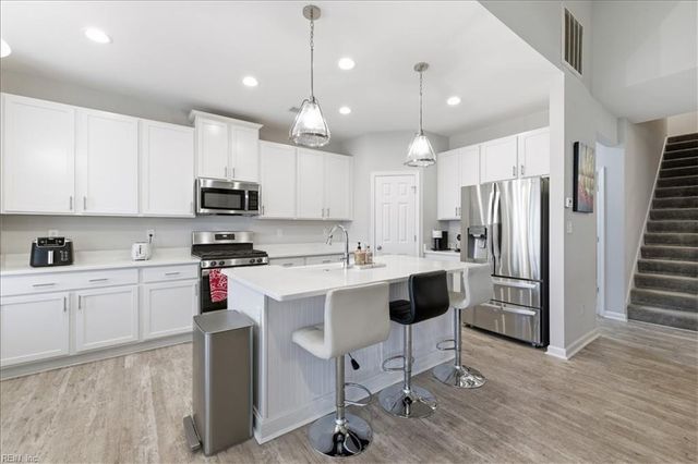 160 Secretariat DR, Suffolk, VA 23435