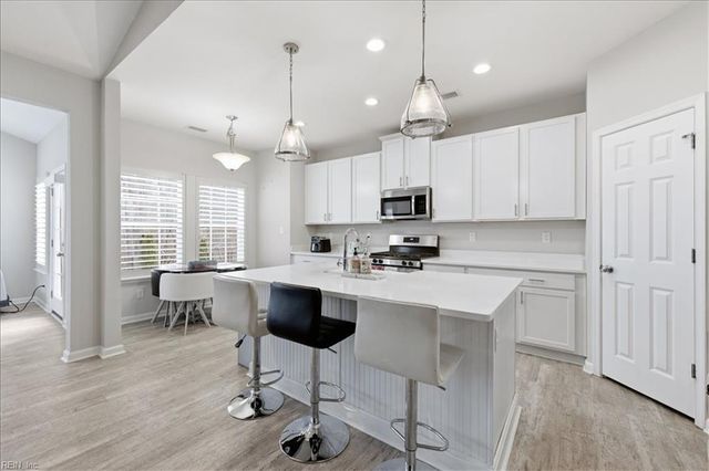 160 Secretariat DR, Suffolk, VA 23435