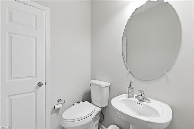 160 Secretariat DR, Suffolk, VA 23435