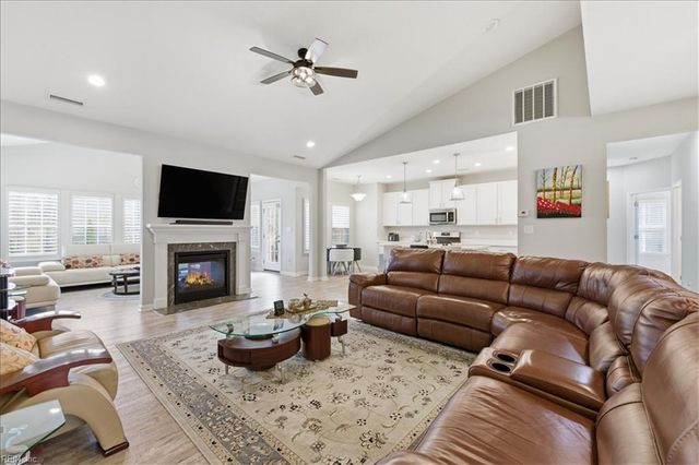 160 Secretariat DR, Suffolk, VA 23435