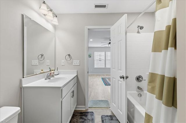 160 Secretariat DR, Suffolk, VA 23435