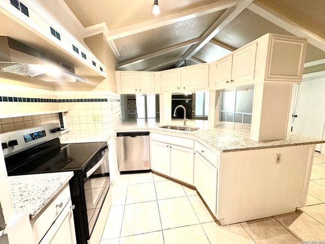 7019 FOREST MOSS ST, San Antonio, TX 78240