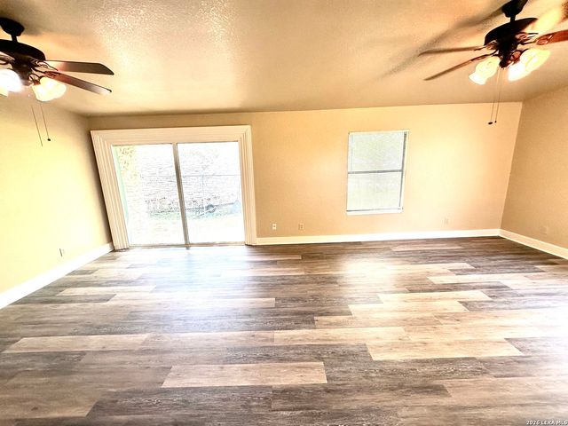 7019 FOREST MOSS ST, San Antonio, TX 78240