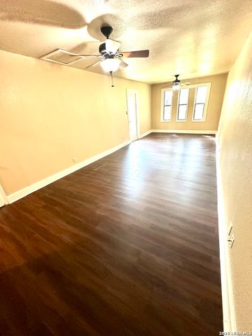 7019 FOREST MOSS ST, San Antonio, TX 78240