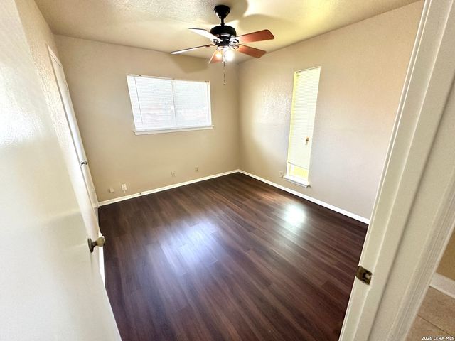 7019 FOREST MOSS ST, San Antonio, TX 78240