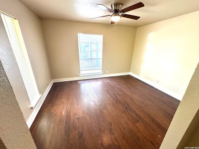 7019 FOREST MOSS ST, San Antonio, TX 78240