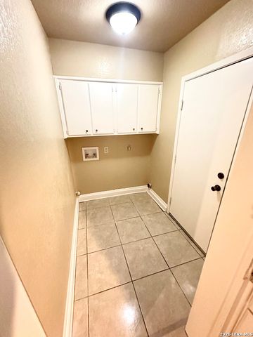 7019 FOREST MOSS ST, San Antonio, TX 78240