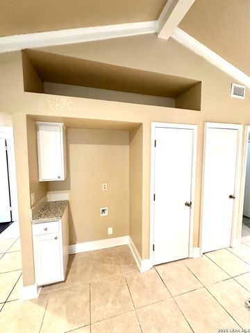 7019 FOREST MOSS ST, San Antonio, TX 78240