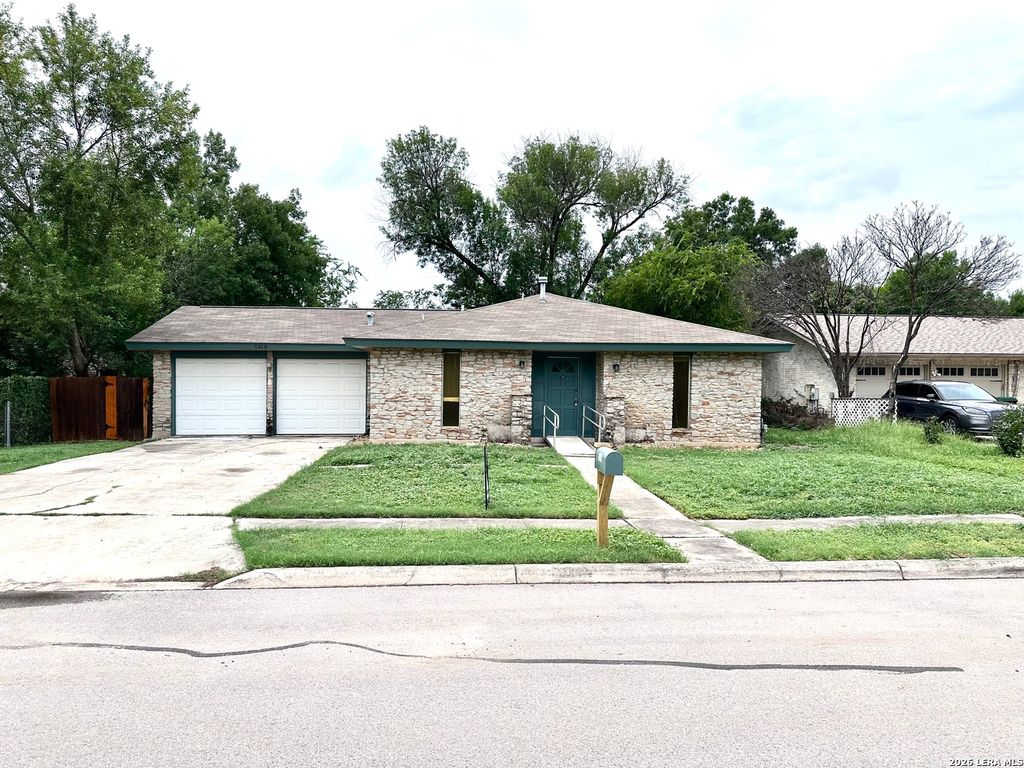 7019 FOREST MOSS ST, San Antonio, TX 78240