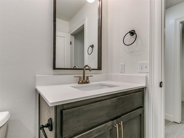 7717 Three Woods Lane, Yukon, OK 73099