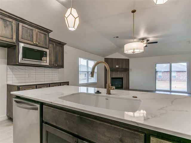 7717 Three Woods Lane, Yukon, OK 73099