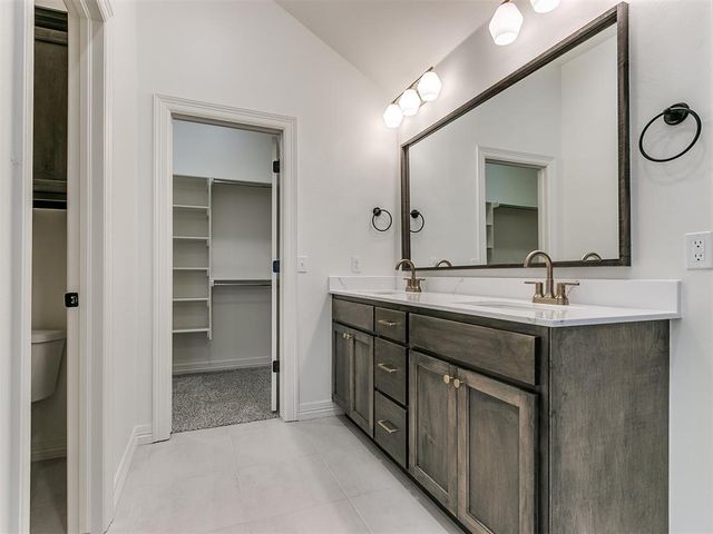 7717 Three Woods Lane, Yukon, OK 73099