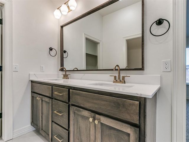 7717 Three Woods Lane, Yukon, OK 73099