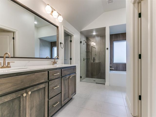 7717 Three Woods Lane, Yukon, OK 73099