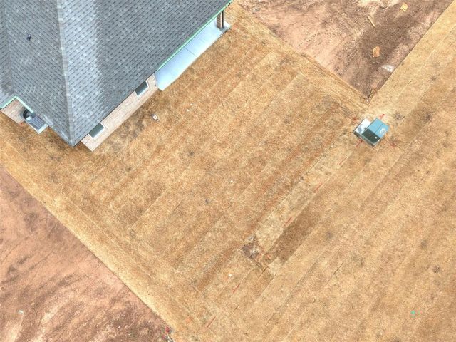 7717 Three Woods Lane, Yukon, OK 73099