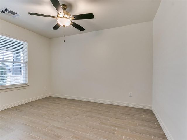 7717 Three Woods Lane, Yukon, OK 73099