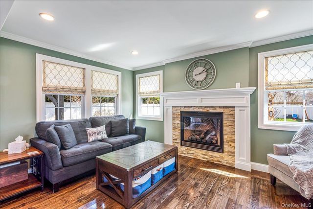 37 Priscilla Avenue, Holtsville, NY 11742