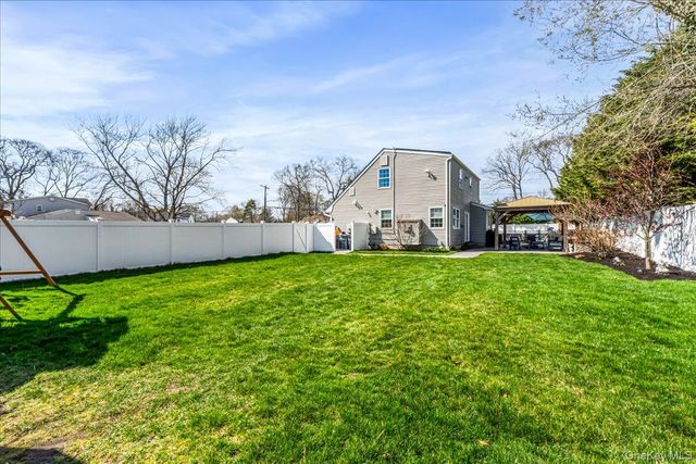 37 Priscilla Avenue, Holtsville, NY 11742