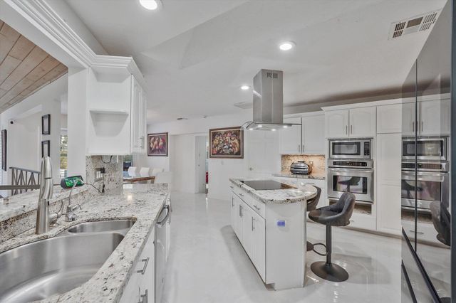 13473 Northumberland Circle, Wellington, FL 33414