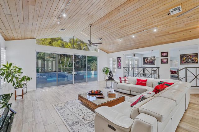 13473 Northumberland Circle, Wellington, FL 33414