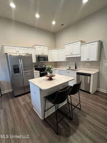 2219 Metcalf Way, Southaven, MS 38672
